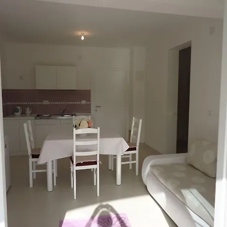 Mirjana Apartamento *