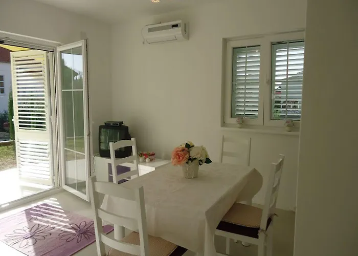 Apartman Mirjana Pakostane