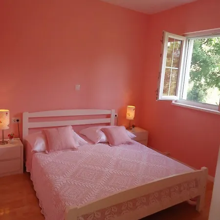 Mirjana Apartment Pakostane